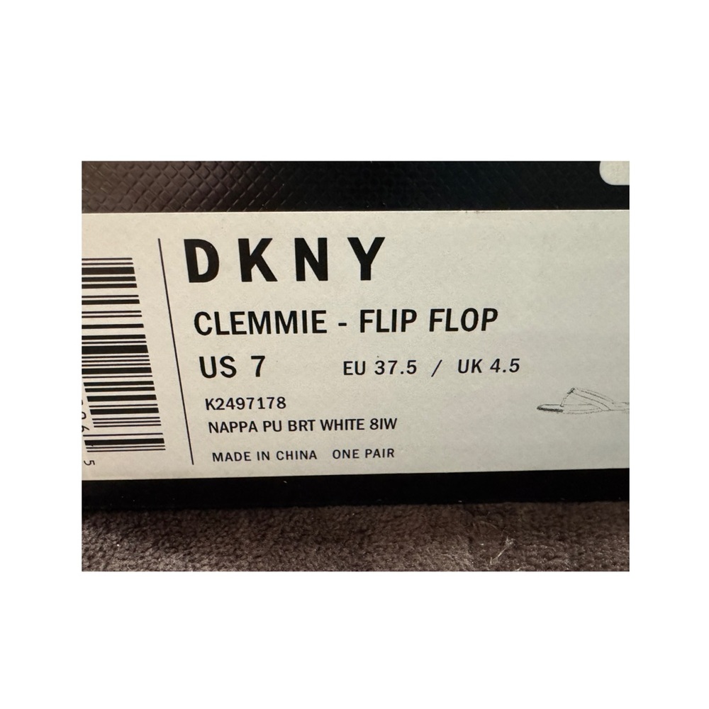 DKNY White Women's Flip Flop Sandals size 7 - Picture 9 of 9